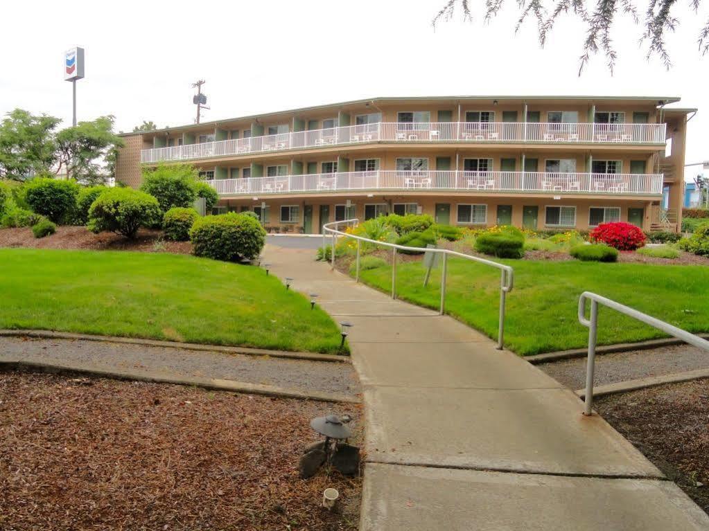Riverfront Inn Roseburg Exteriör bild