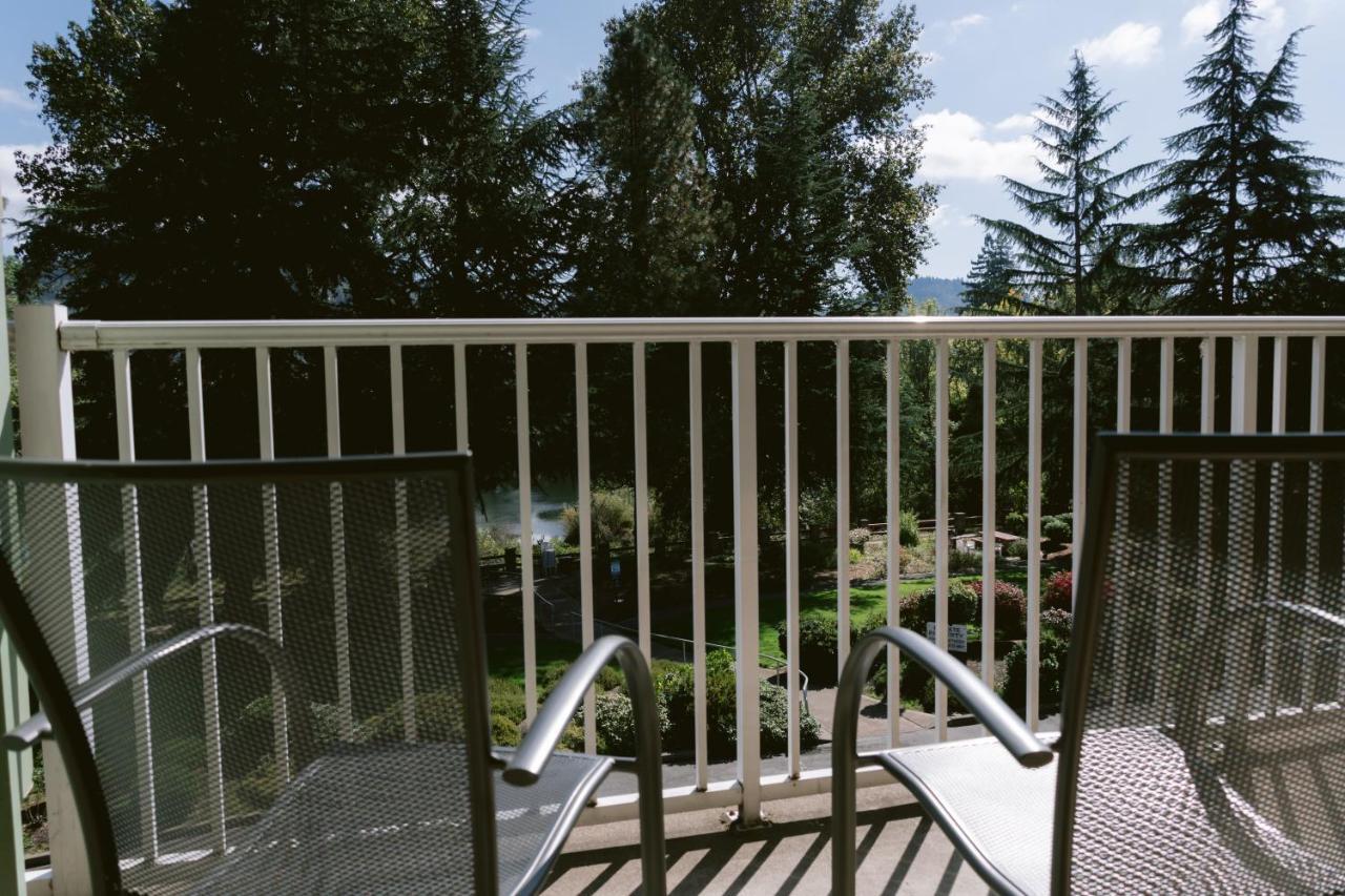 Riverfront Inn Roseburg Exteriör bild